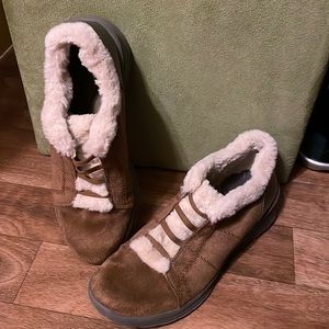 Comfy faux fur lined shoes